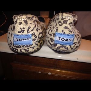 Toms cheetah flats