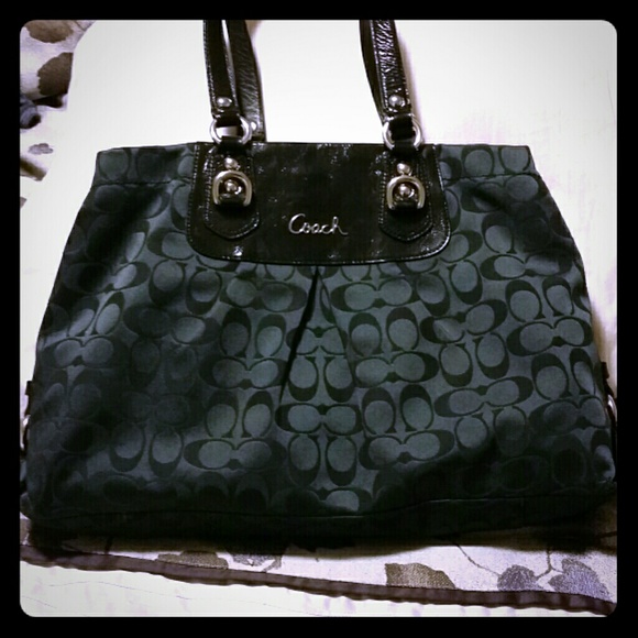COACH HANDBAG