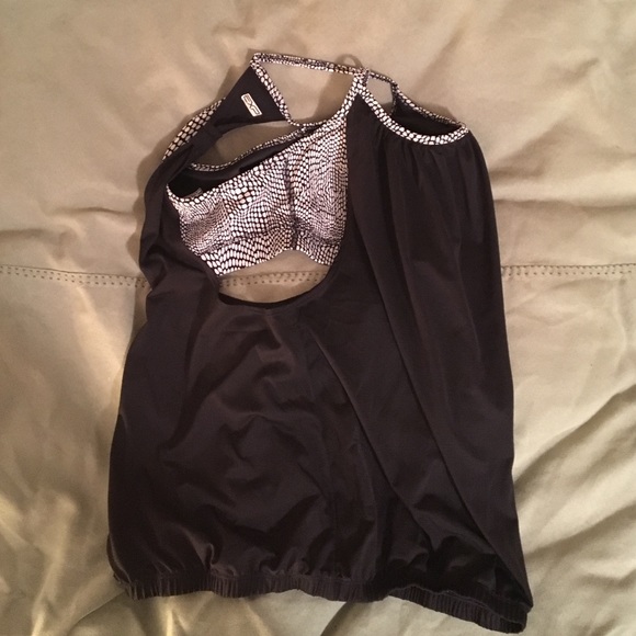 Express workout tank. - Picture 3 of 4