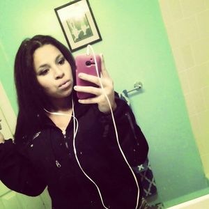 Meet your Posher, Deicy