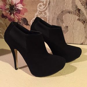 Jessica Simpson Black Suede Ankle Boots
