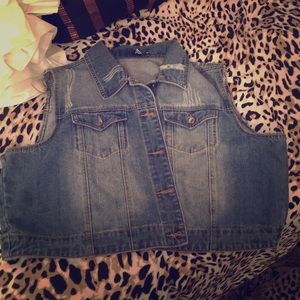 Jean Vest