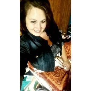 Meet your Posher, Abbie