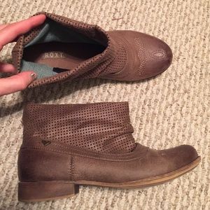 Roxy Short Brown Boots