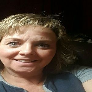 Meet your Posher, Roxanne