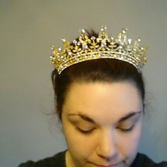 Sold Gold Queen Mary Bridal Tiara - Picture 3 of 3
