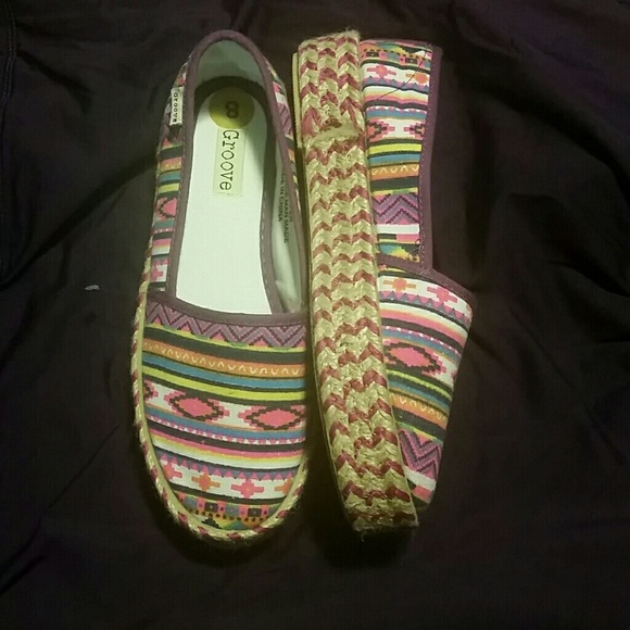 Shoes - Picture 2 of 4