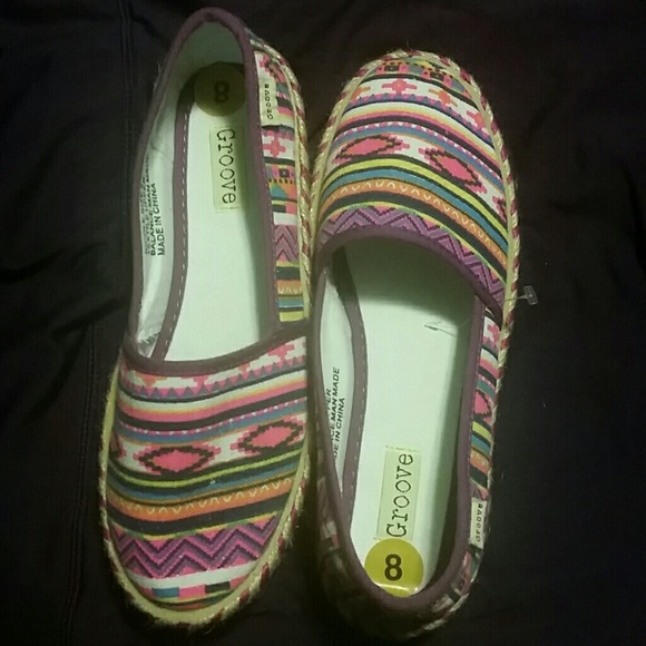 Shoes - Picture 3 of 4