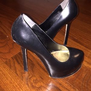 Black Bebe pumps
