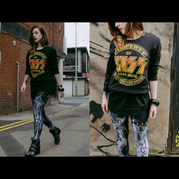 H&M Sweaters - H&M Kiss Roadshow Sweatshirt