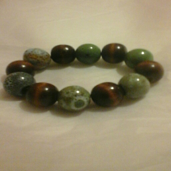 Free People Jewelry - Neutral stone and wood bracelet