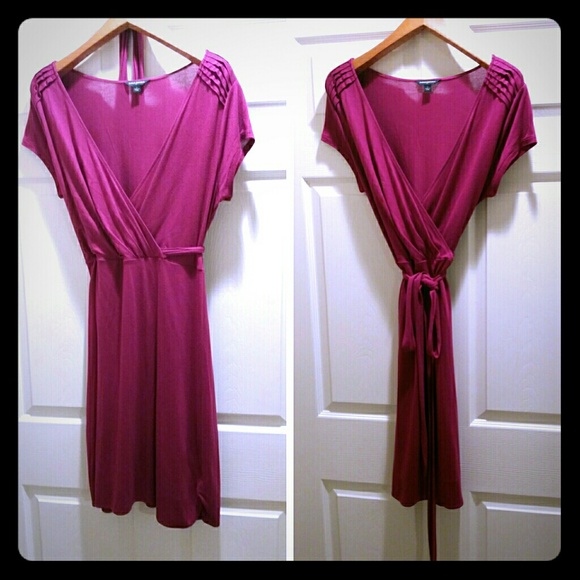 BANANA REPUBLIC Wrap Dress Size Large (fuchsia)
