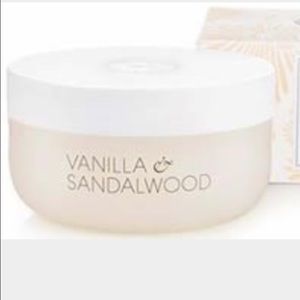 VS Vanilla & Sandalwood Body Cream