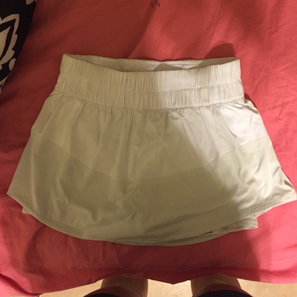 LULULEMON SKIRT size 2! Too small for me