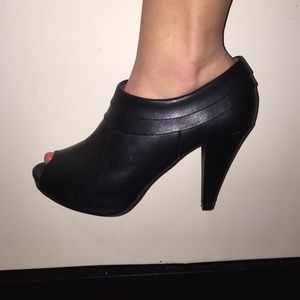 Black peep toe bootie