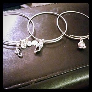 Silver bangle set! Fits all wrist sizes!