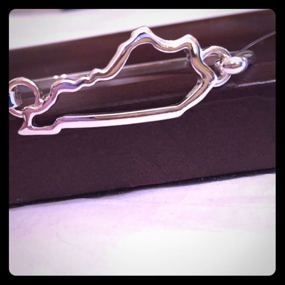 Boutique Jewelry - Silver Kentucky State Outline Bracelet