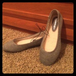 Madden Girl faux fur lined flats NWOT