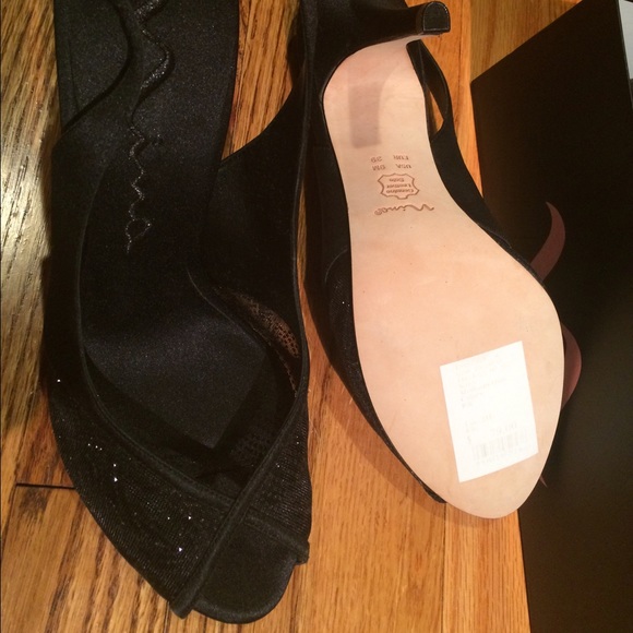 Black dressy shoe - Picture 2 of 3