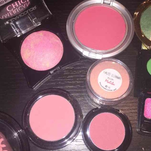 Large Makeup Bundle - Picture 2 of 4