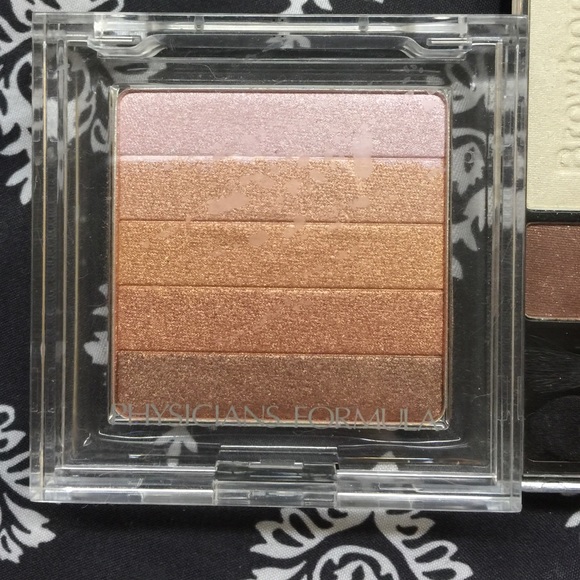 Make-up Bundle - Picture 2 of 3