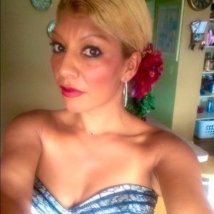 Meet your Posher, Roxana