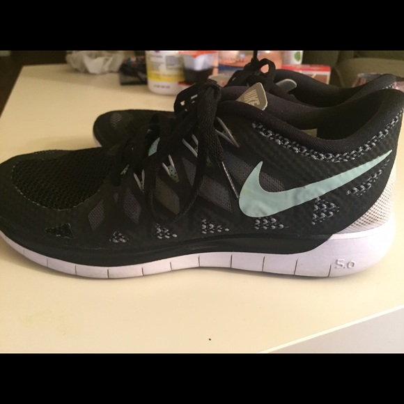 Nike Shoes - Women's Nike Free Runs 5.0