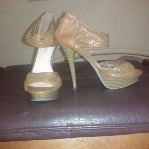 6 inch Heals - Picture 1 of 1