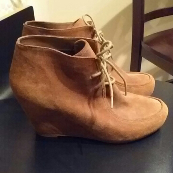 Dolce Vita Pilar suede wedge booties Size 8