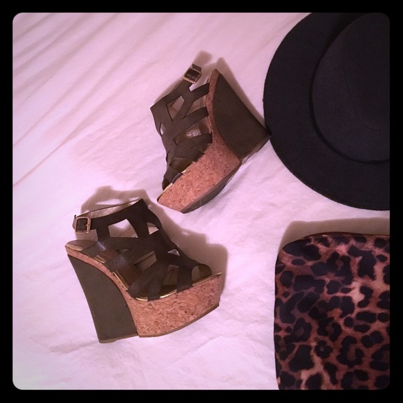 Gold and brown wedges