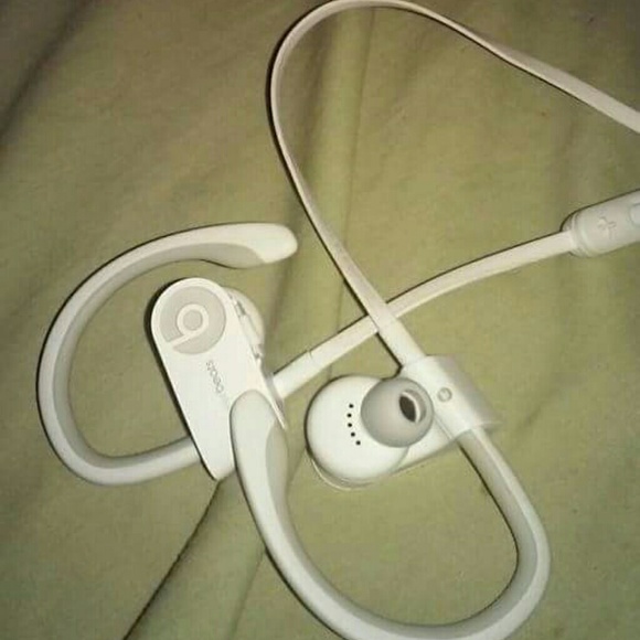 Power beat/ Dre beats headphones