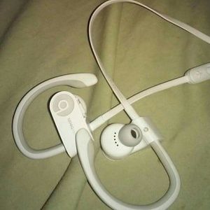 Power beat/ Dre beats headphones