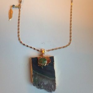 🎈NEW🎈Natural Agate Druzy pendent necklace