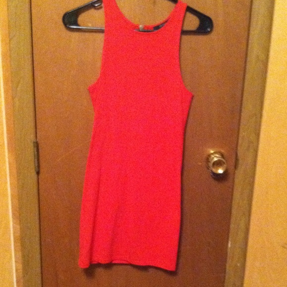 Red bodycon dress - Picture 2 of 4