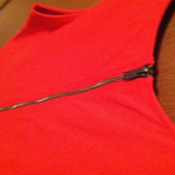 Red bodycon dress - Picture 4 of 4