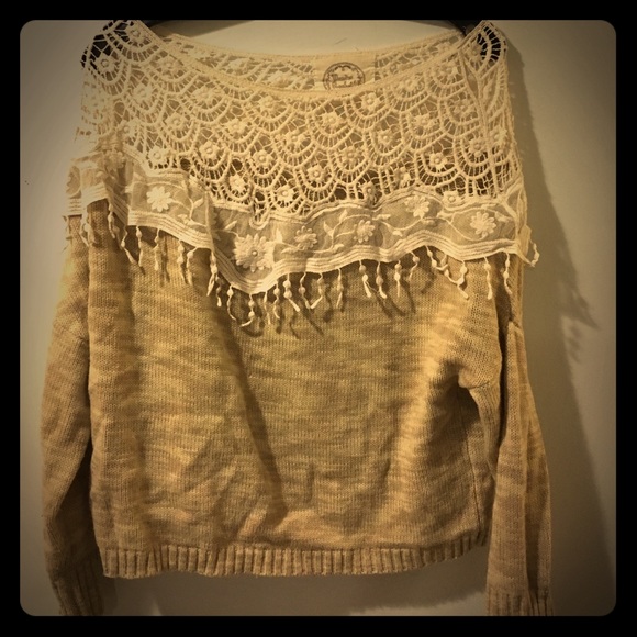 Boho lace top/shoulders sweater