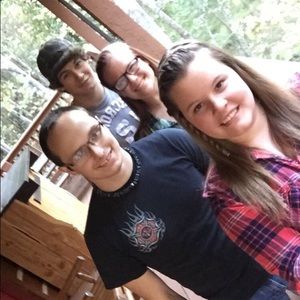 Meet your Posher, Lori