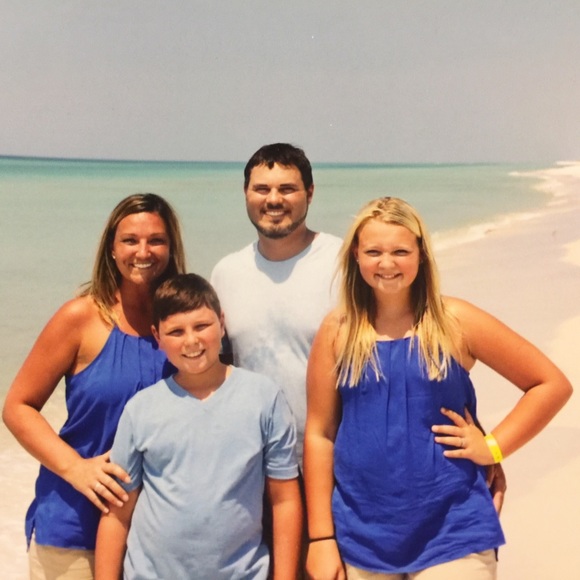 Meet your Posher, Tabitha - Picture 2 of 4