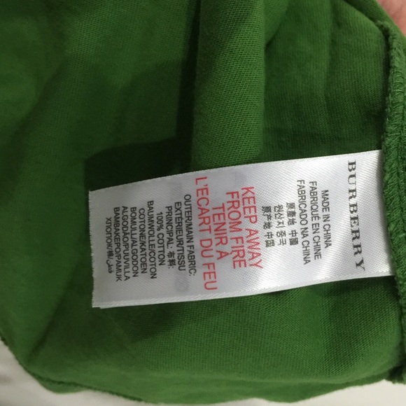 ****SOLD***Burberry t-shirt (boys) - Picture 3 of 3
