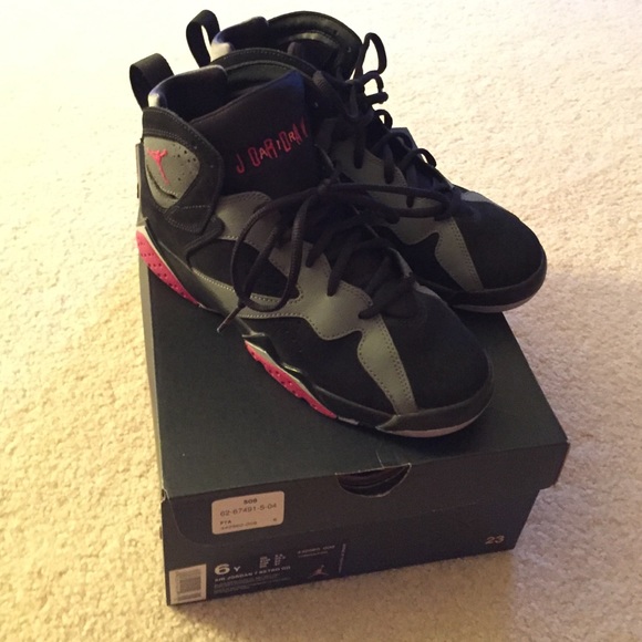 Nike Shoes - Nike air Jordan 7 retro