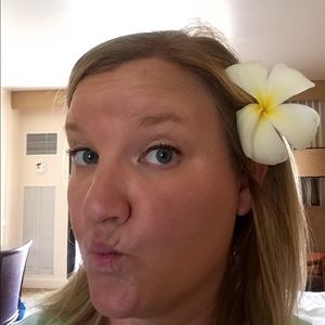 Meet your Posher, Alyson