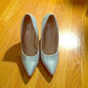 Sparkley Pointed Toe Pumps