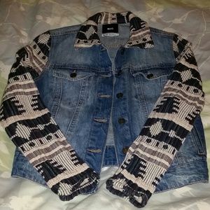 Jean jacket with cotton sleeves tribal print