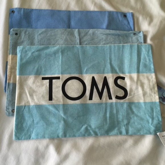 6 toms flags/bags