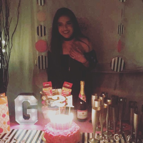 Meet your seller 💕 - Picture 4 of 5