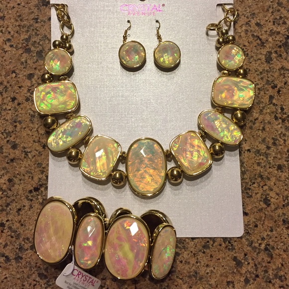 Necklace, Earring & Bracelet Set / White Opal
