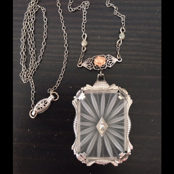 ❤️ Vintage camphor necklace