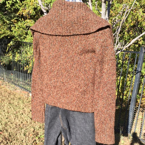 SOLD in BNDL Kenneth Cole Reaction Sweater - Picture 2 of 4