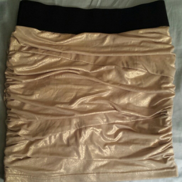 Metallic gold skirt with ruching