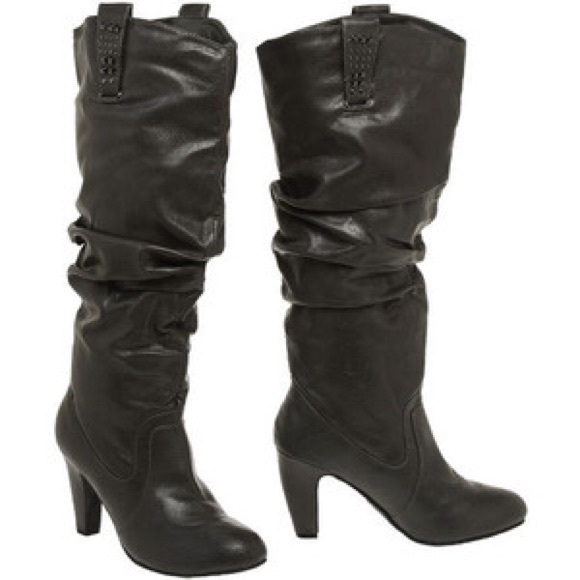NEW Dark Gray Boots w/ Gunmetal Studs - sz 6.5